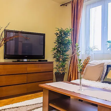St. Gellert Apartman 2 *